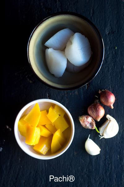 Scallops in Herbed Mango Sauce